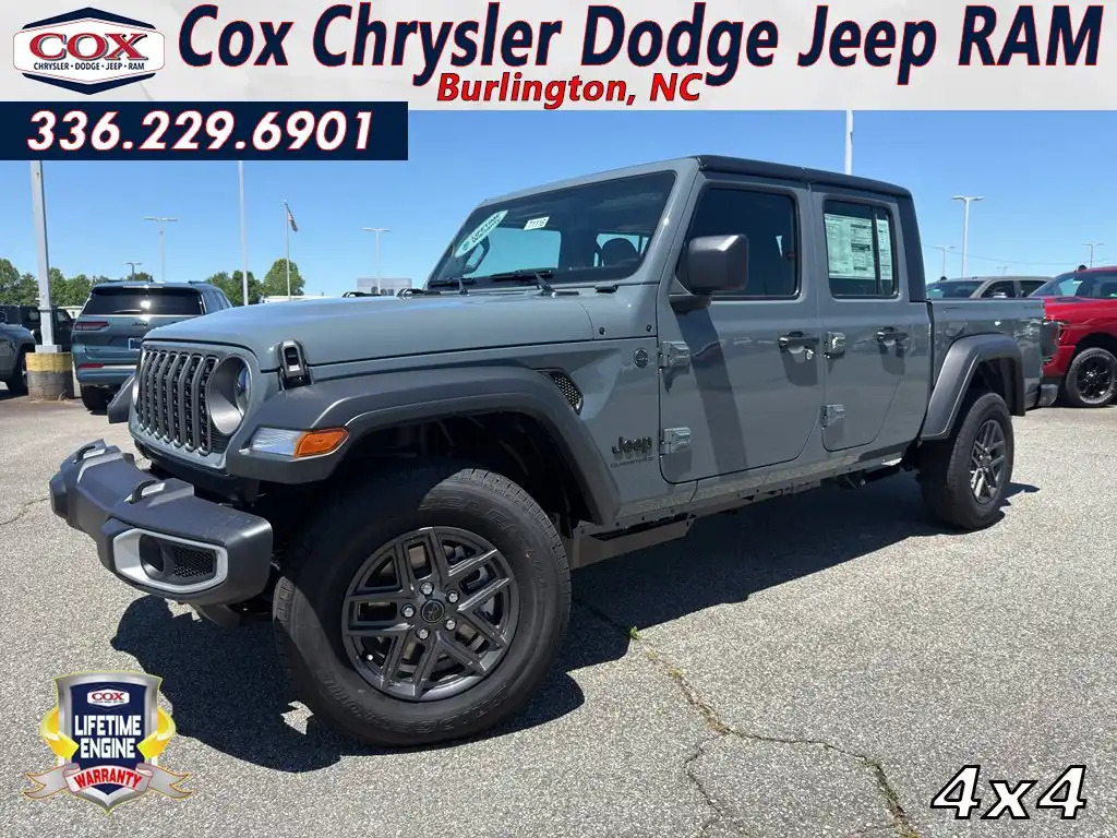 2026 Jeep Gladiator Sport Auto's photo