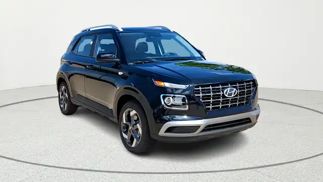 2026 Hyundai Venue SEL w/ 2-Tone Roof IVT's photo