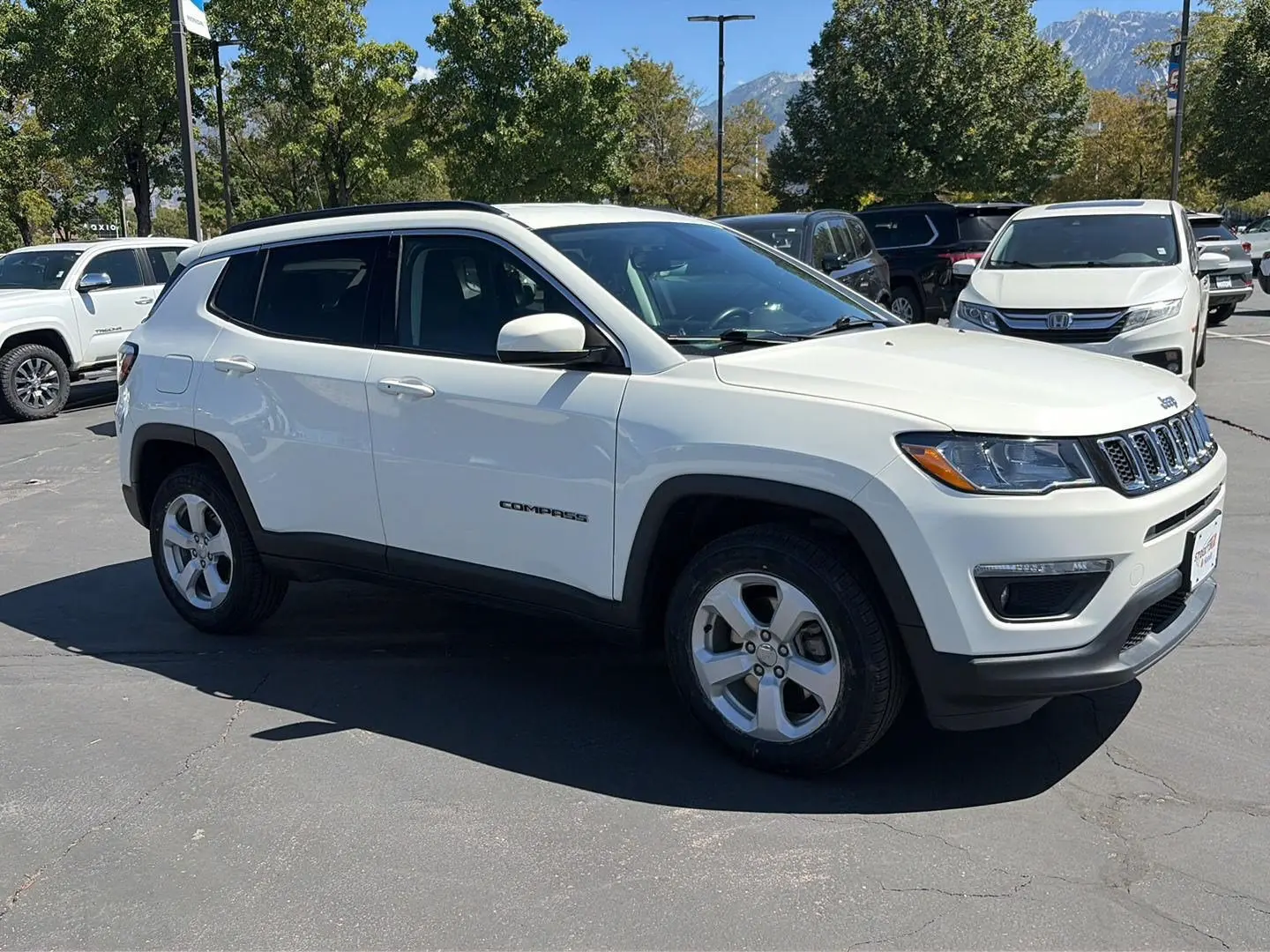 2019 Jeep Compass Latitude 4WD photo 3