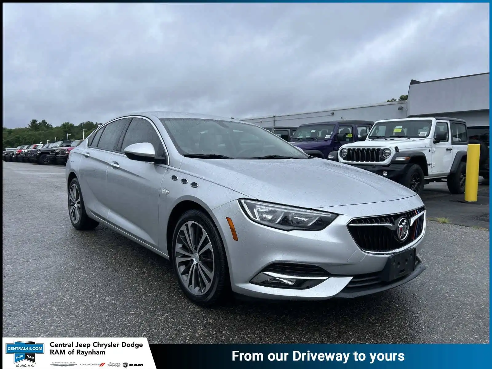 2018 Buick Regal Essence FWD's photo