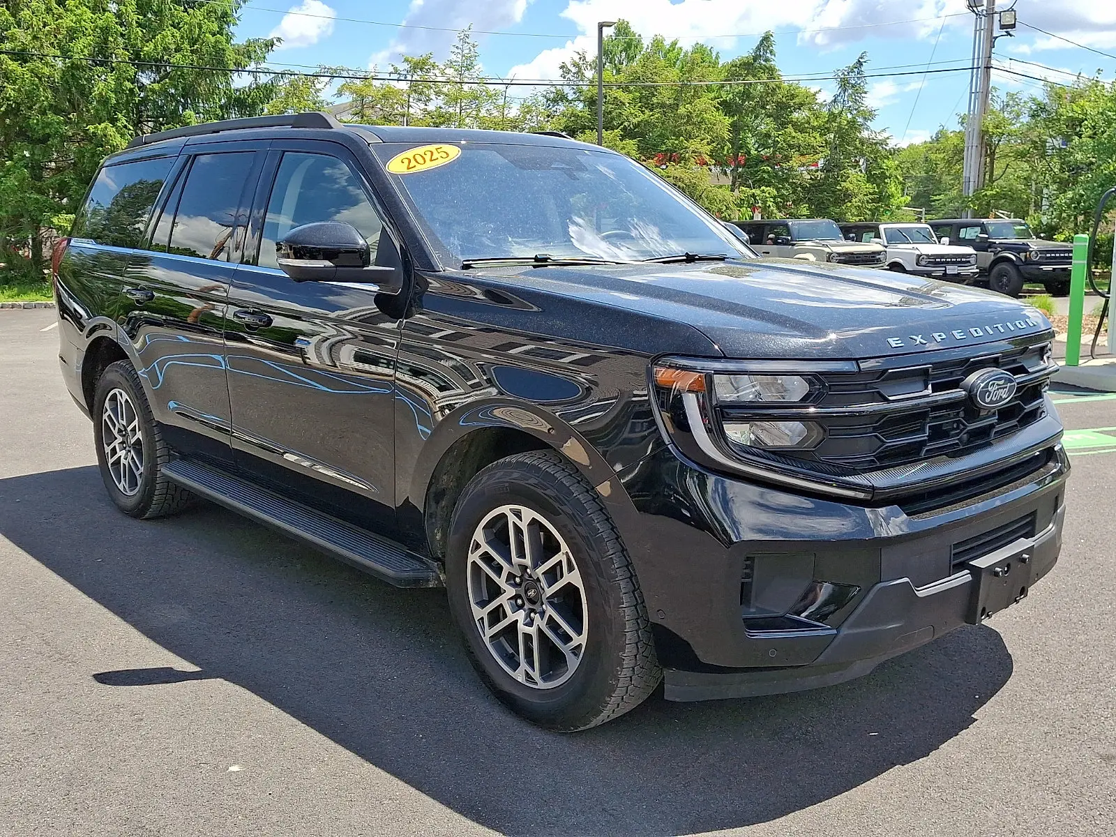 2025 Ford Expedition Active 4x4 photo 3