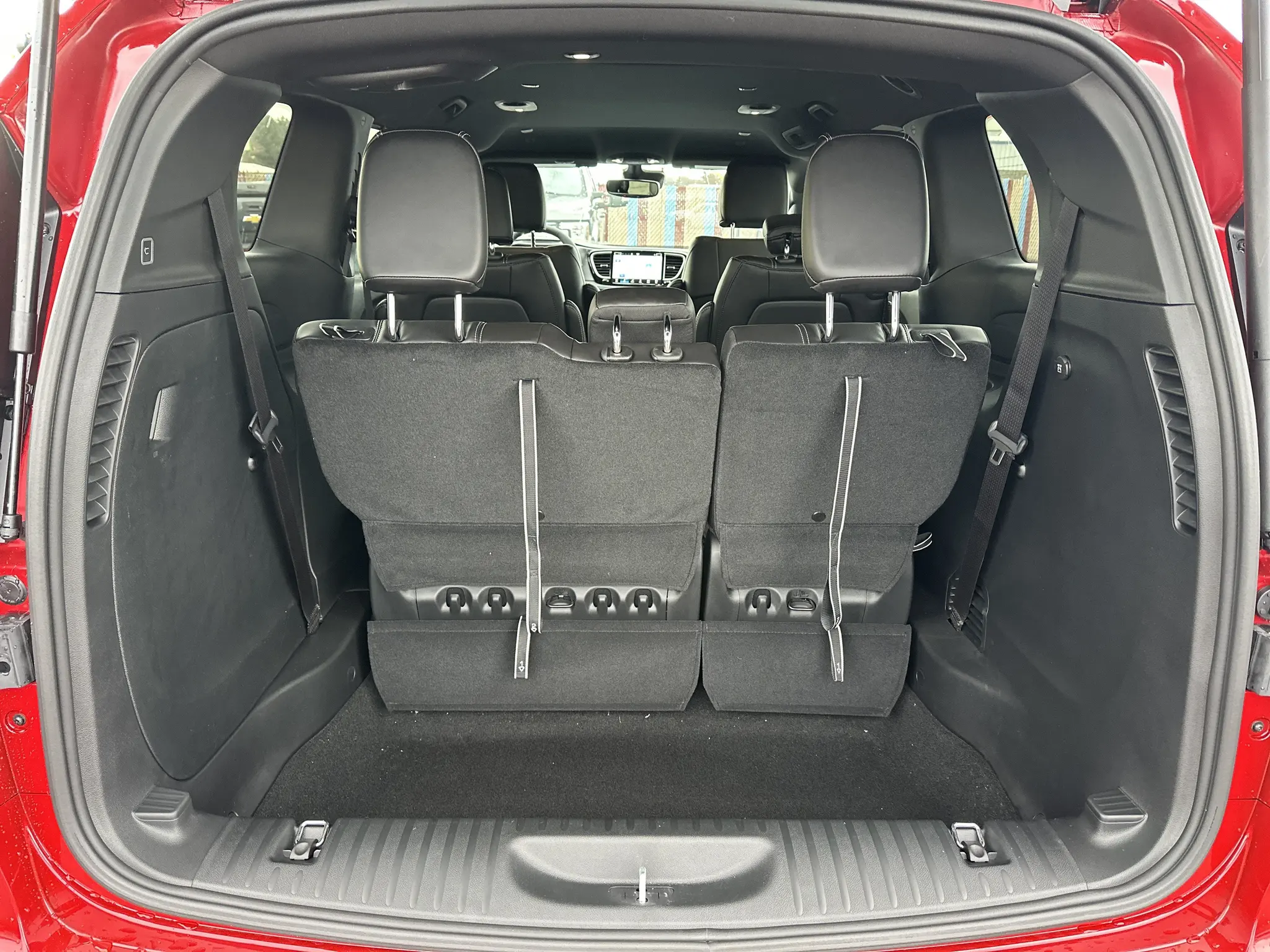 2026 Chrysler Pacifica Select AWD photo 5