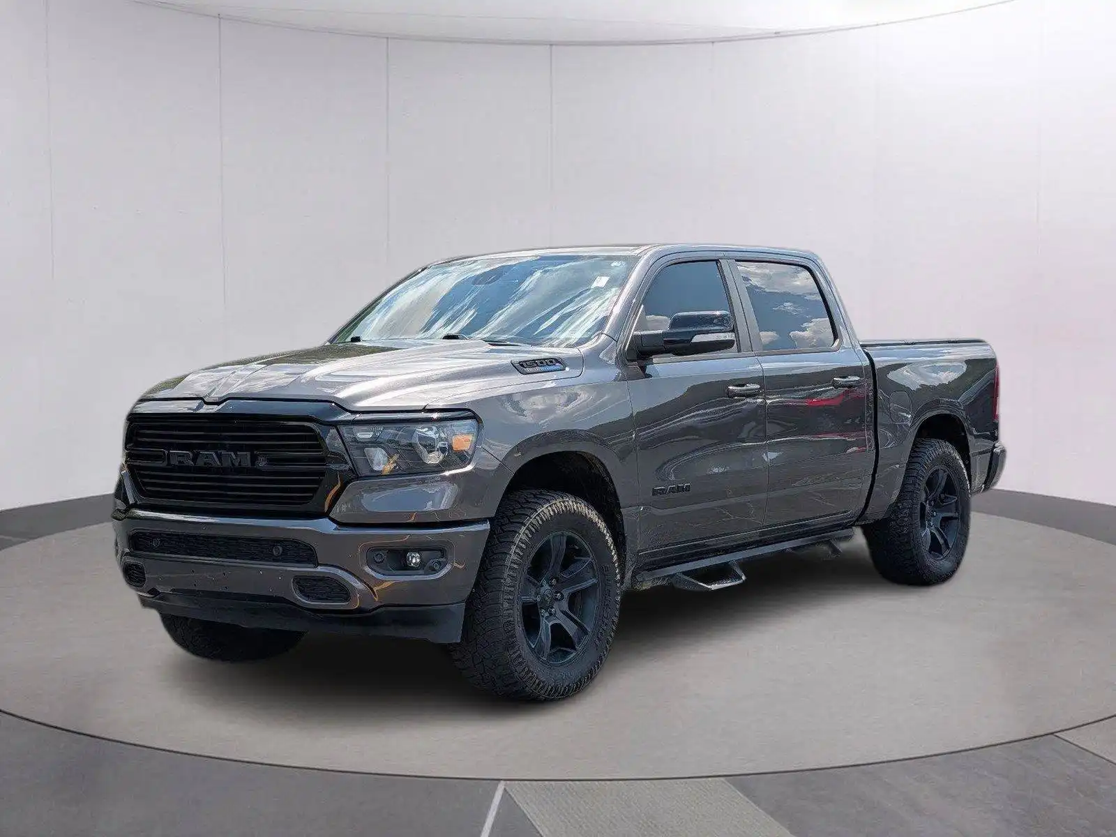 2021 RAM 1500 Big Horn/Lone Star 4x4 Crew Cab 5'7's photo