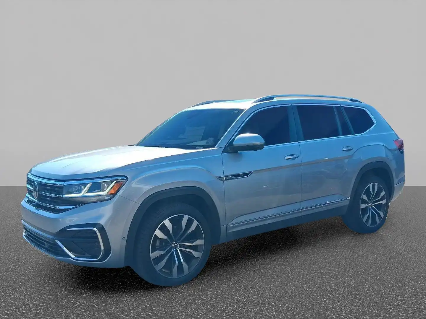 2022 Volkswagen Atlas 3.6L SEL Premium R-Line 4Motion's photo