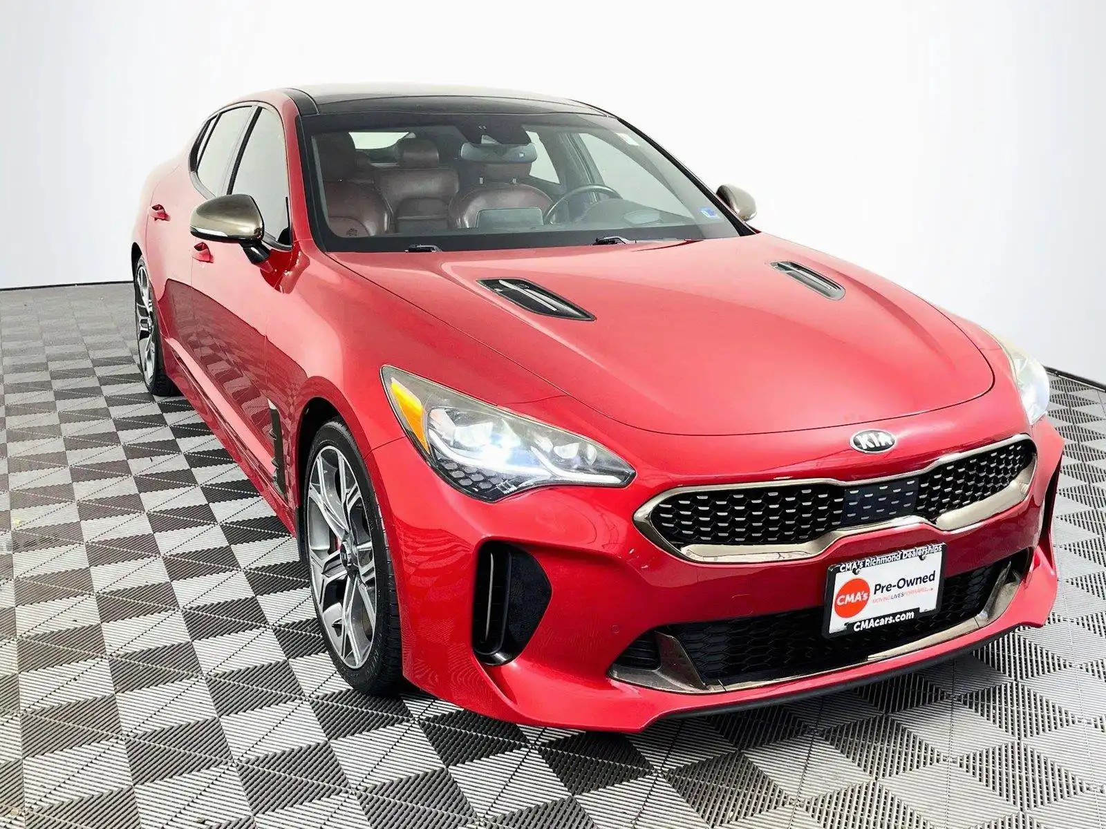 2018 Kia Stinger GT2's photo