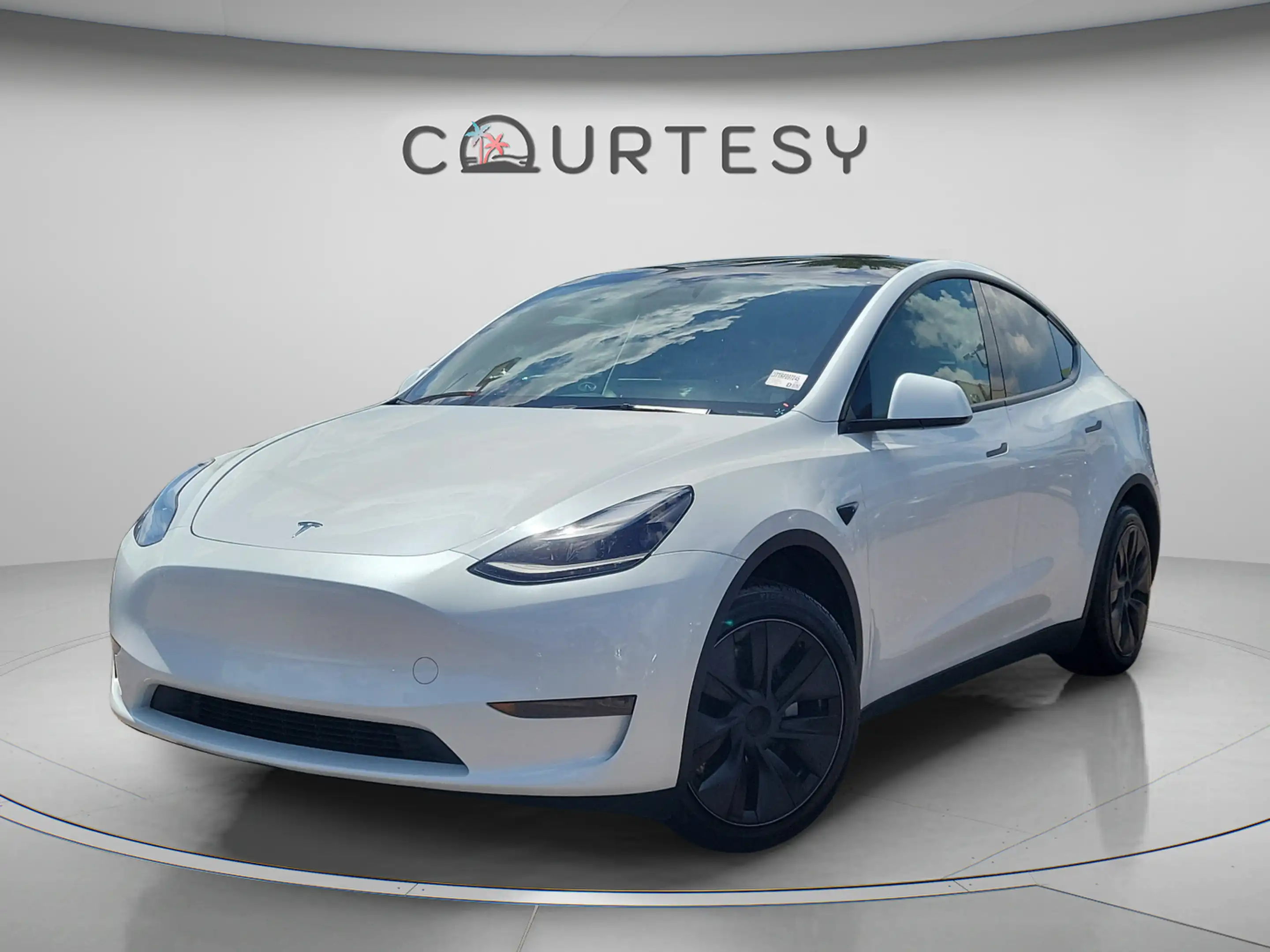 2024 Tesla Model Y Long Range Rear Wheel Drive's photo