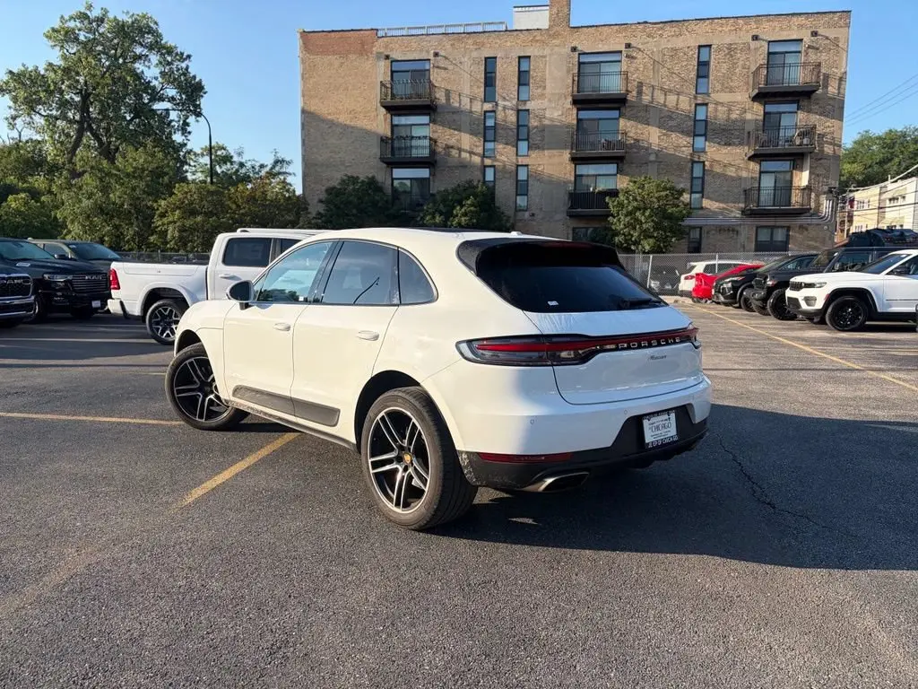 2021 Porsche Macan Base photo 4