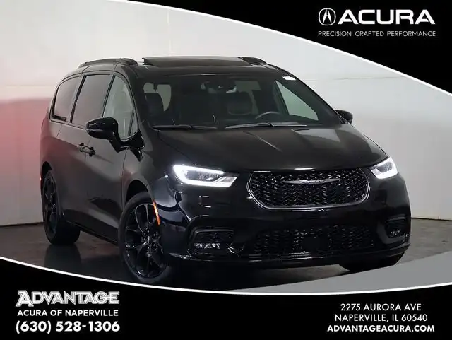 2025 Chrysler Pacifica Limited's photo
