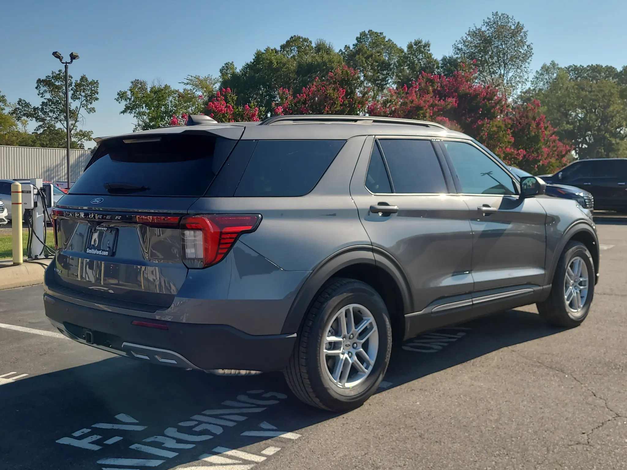 2027 Ford Explorer Active 4WD 200A photo 5