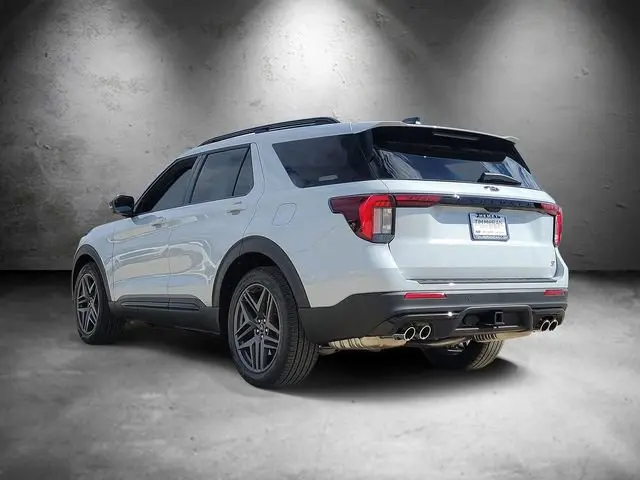 2026 Ford Explorer ST 4WD photo 4