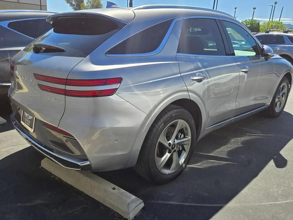 2026 Genesis GV70 2.5T Advanced AWD photo 5