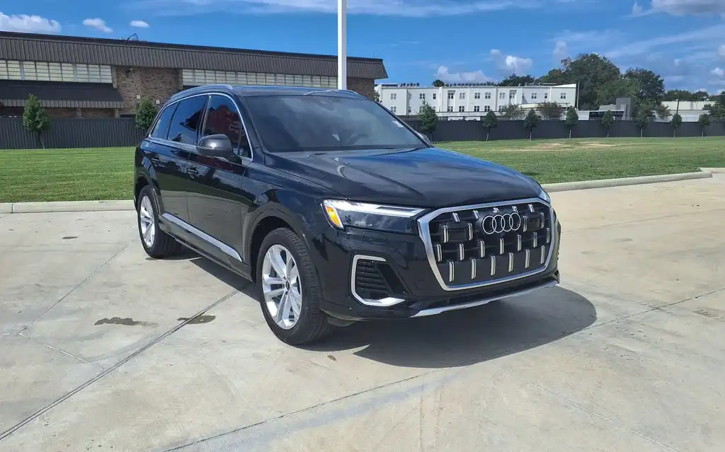 2025 Audi Q7 55 Premium Plus quattro Tiptronic's photo