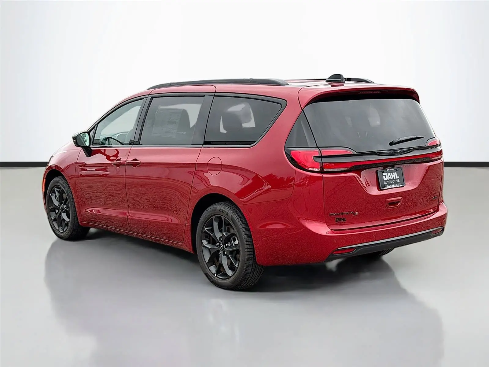 2026 Chrysler Pacifica Select AWD photo 5