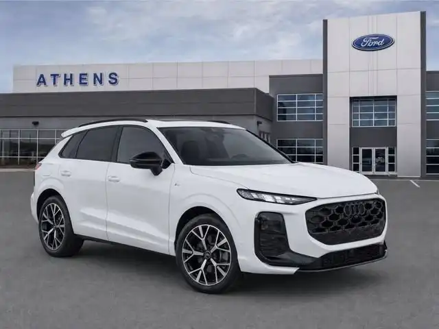 2026 Audi Q3 S line quattro's photo