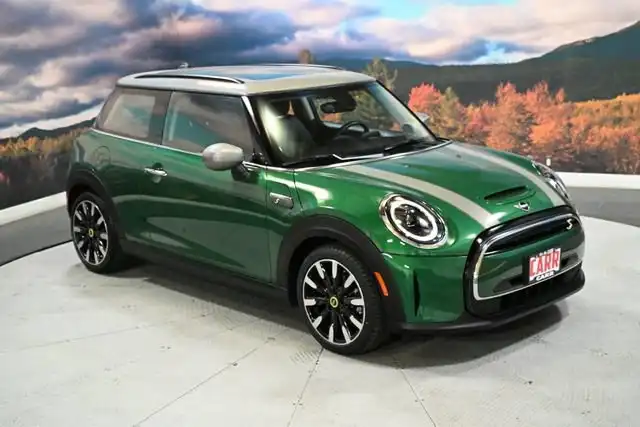 2024 MINI Hardtop Cooper SE's photo