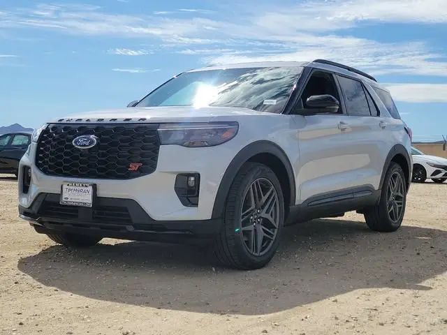 2026 Ford Explorer ST 4WD photo 5