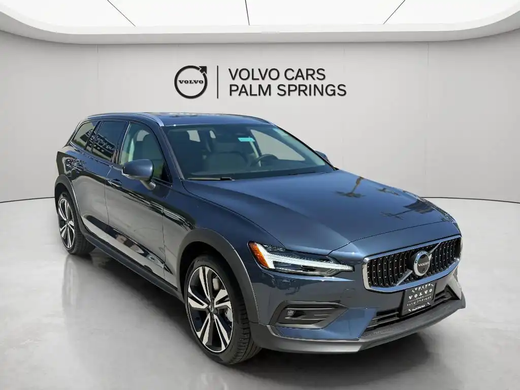 2026 Volvo V60 Cross Country B5 Plus AWD's photo