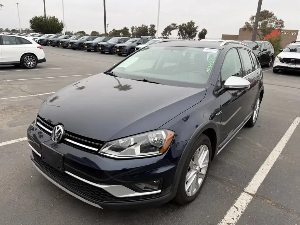 2017 Volkswagen Golf Alltrack TSI S 4Motion DSG's photo