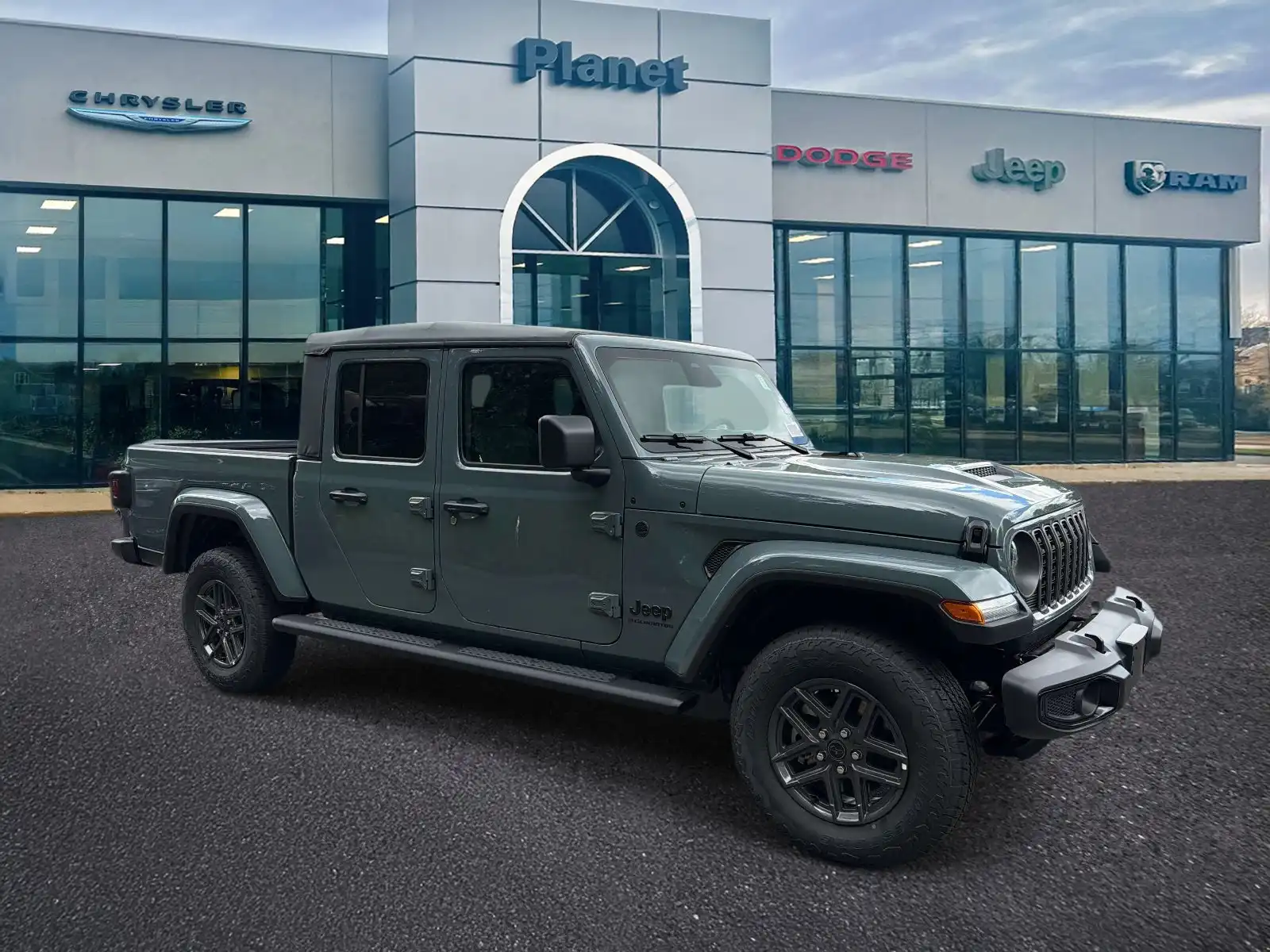 2026 Jeep Gladiator Sport S Auto's photo