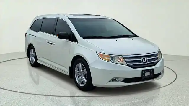 2012 Honda Odyssey Touring's photo