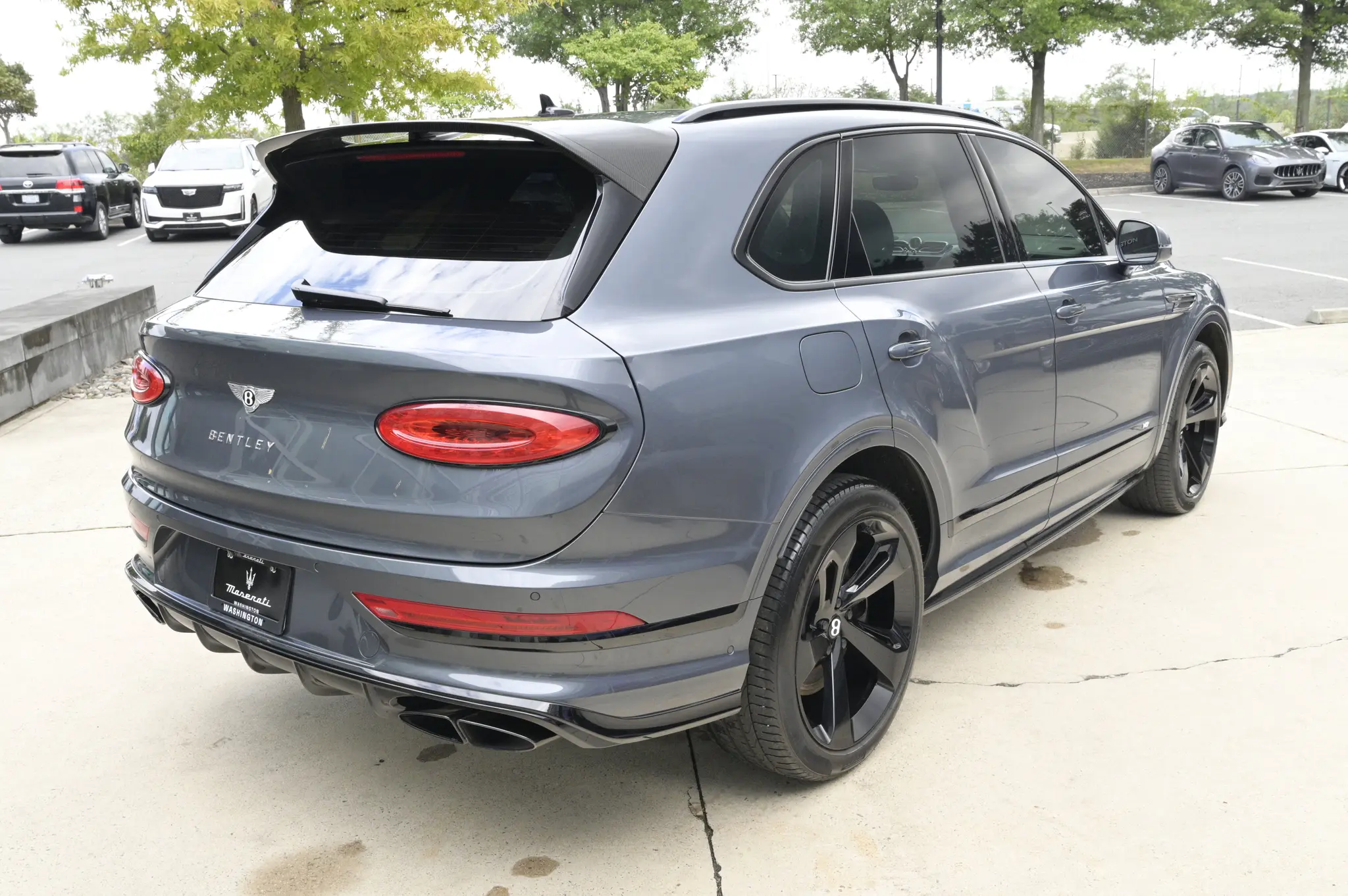 2021 Bentley Bentayga V8 photo 5