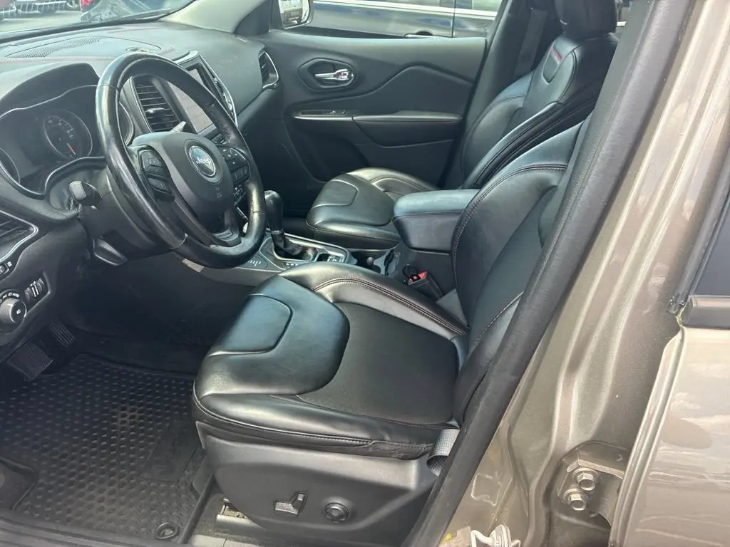 2019 Jeep Cherokee Trailhawk 4X4 photo 5