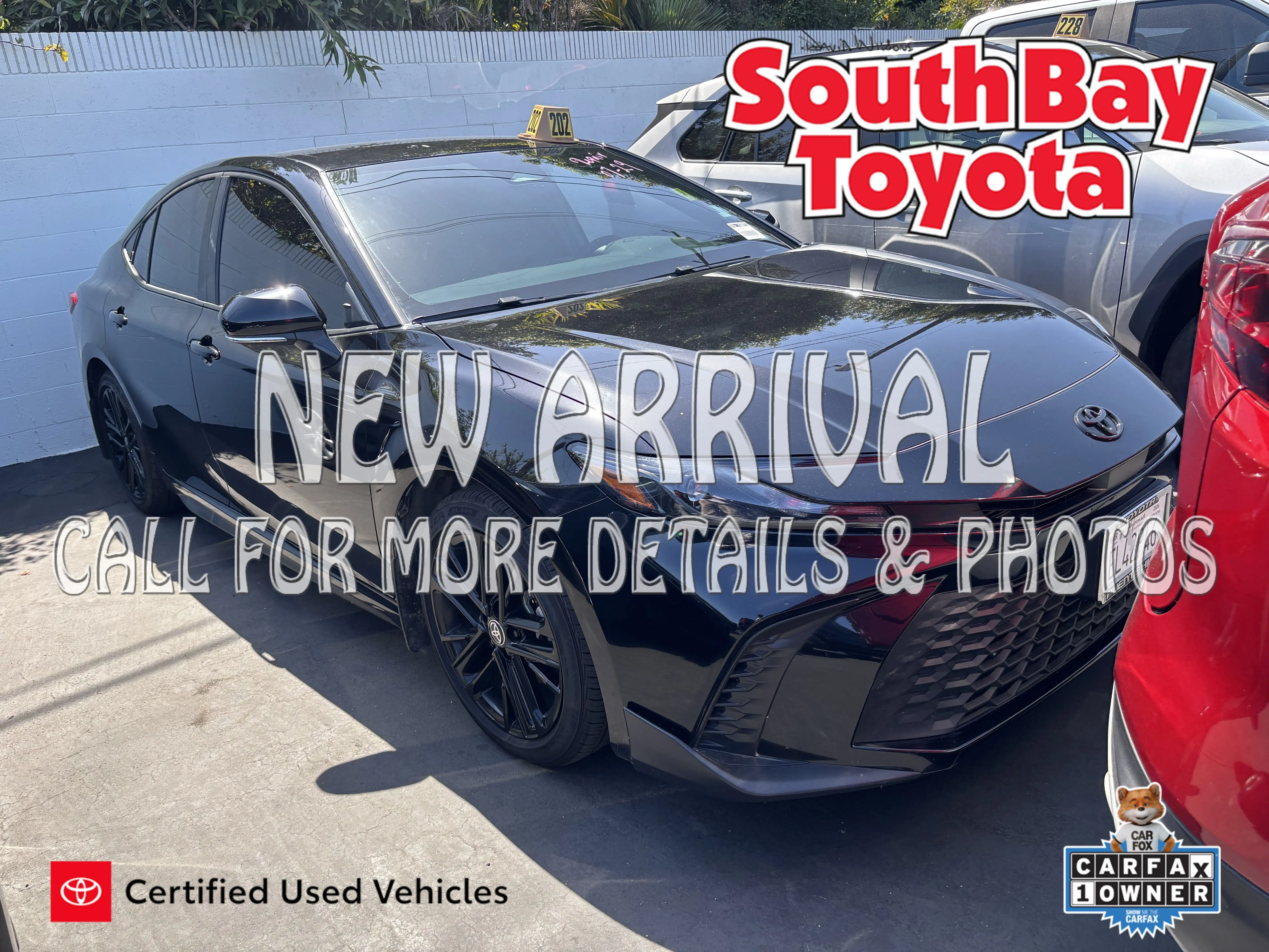2026 Toyota Camry SE Hybrid's photo