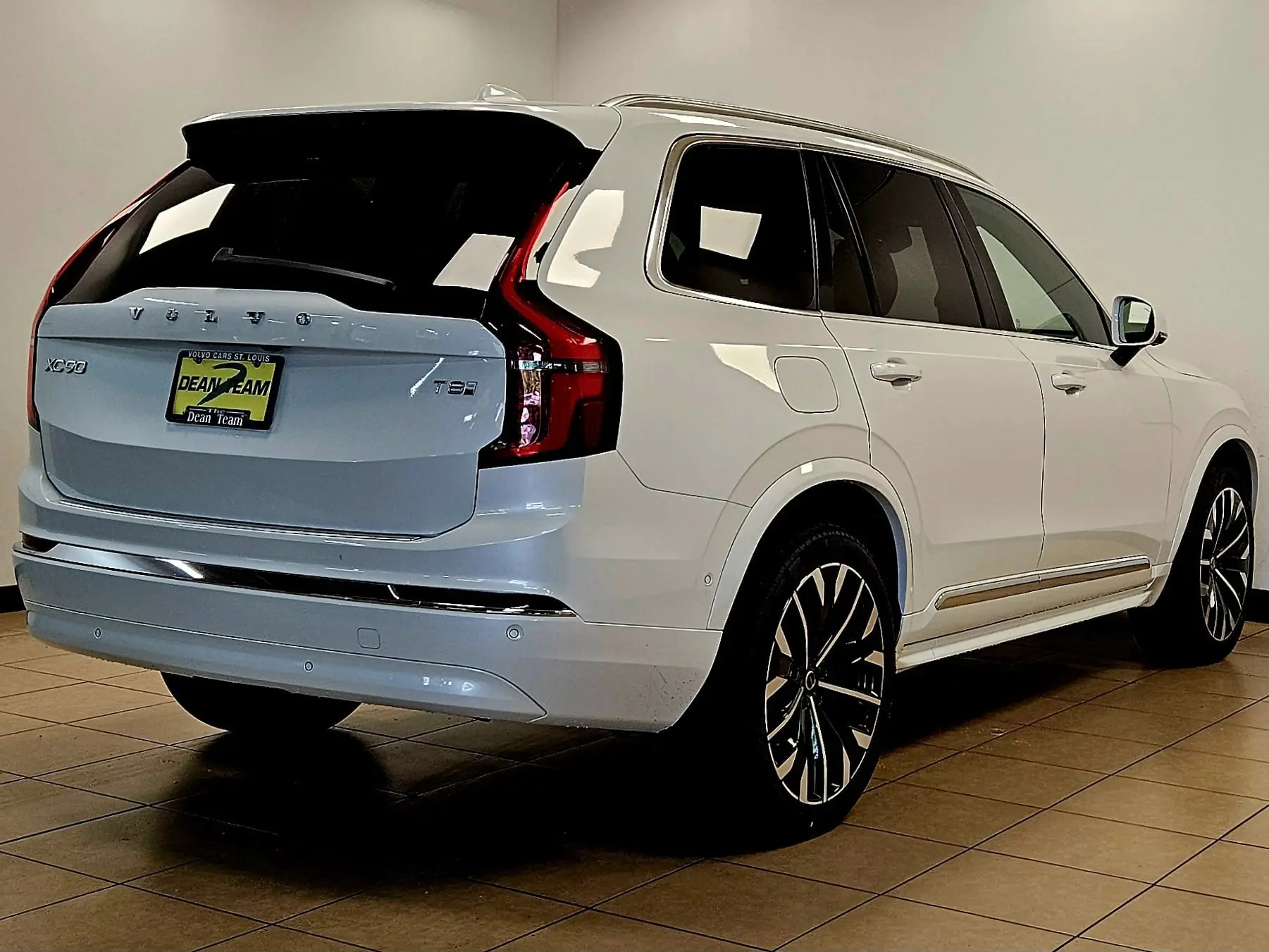 2026 Volvo XC90 T8 Recharge Plus Bright 7-Seater AWD photo 4