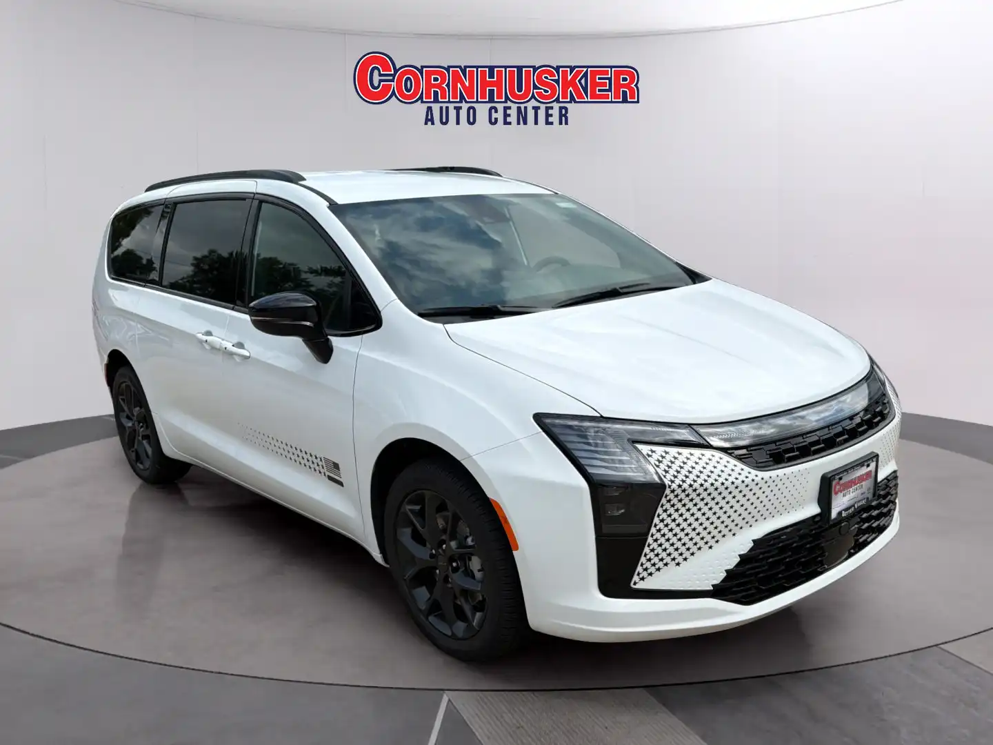 2027 Chrysler Pacifica Select AWD's photo