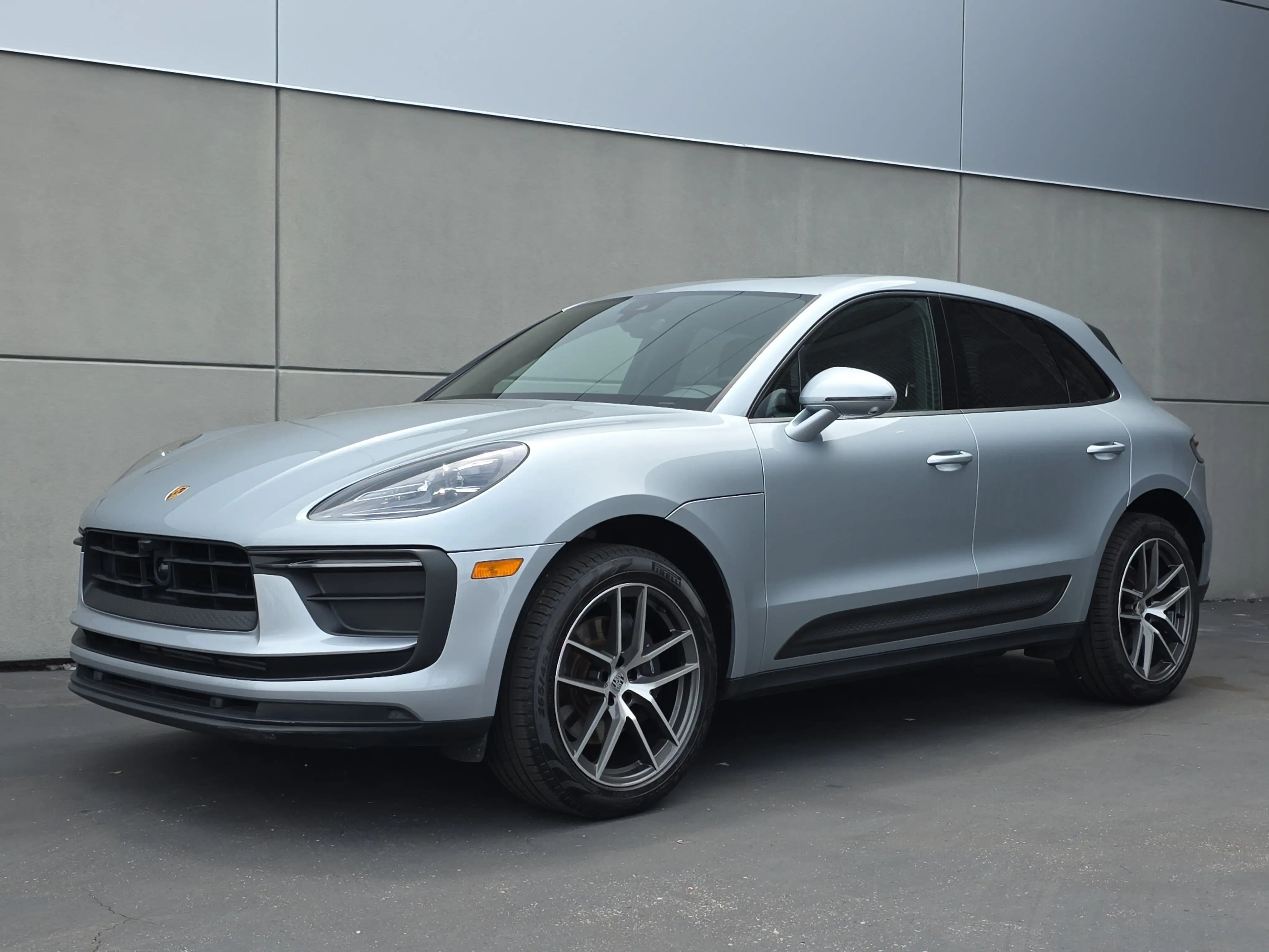 2023 Porsche Macan T's photo