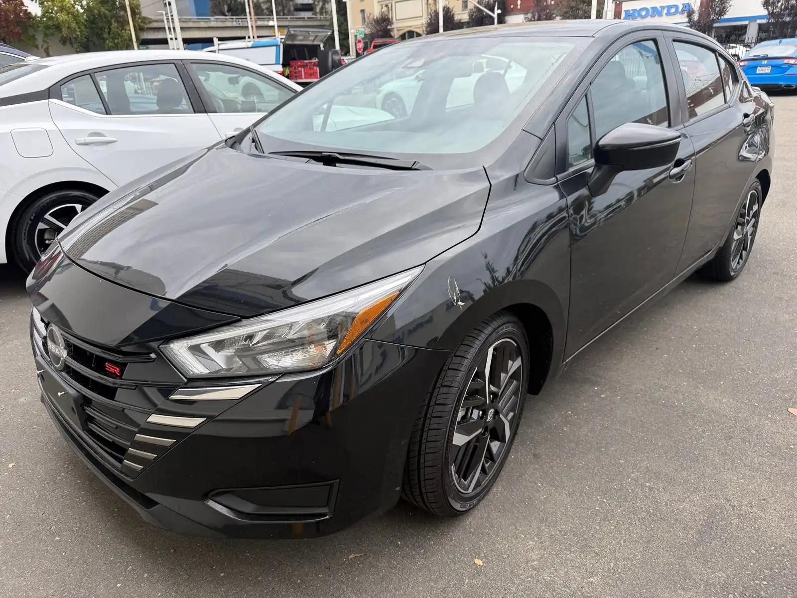 2024 Nissan Versa 1.6 SR CVT's photo