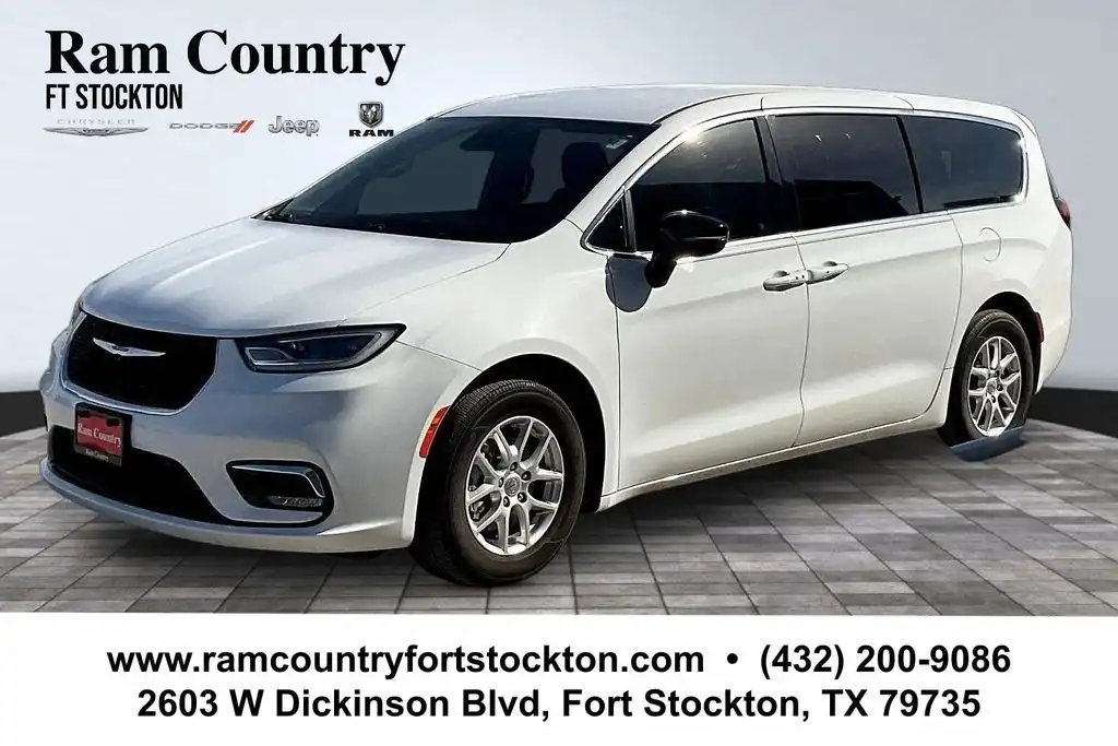 2025 Chrysler Pacifica Select's photo