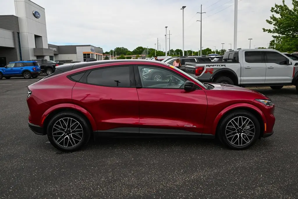 2025 Ford Mustang-Mach-e Premium photo 3
