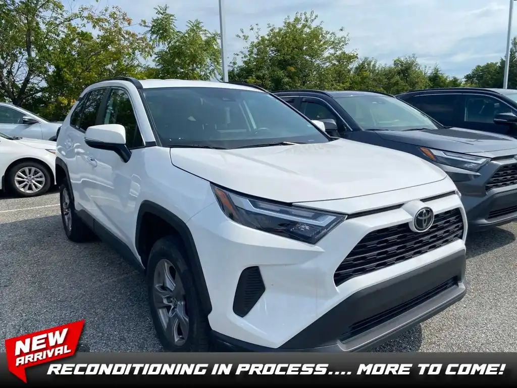 2024 Toyota RAV4 XLE's photo