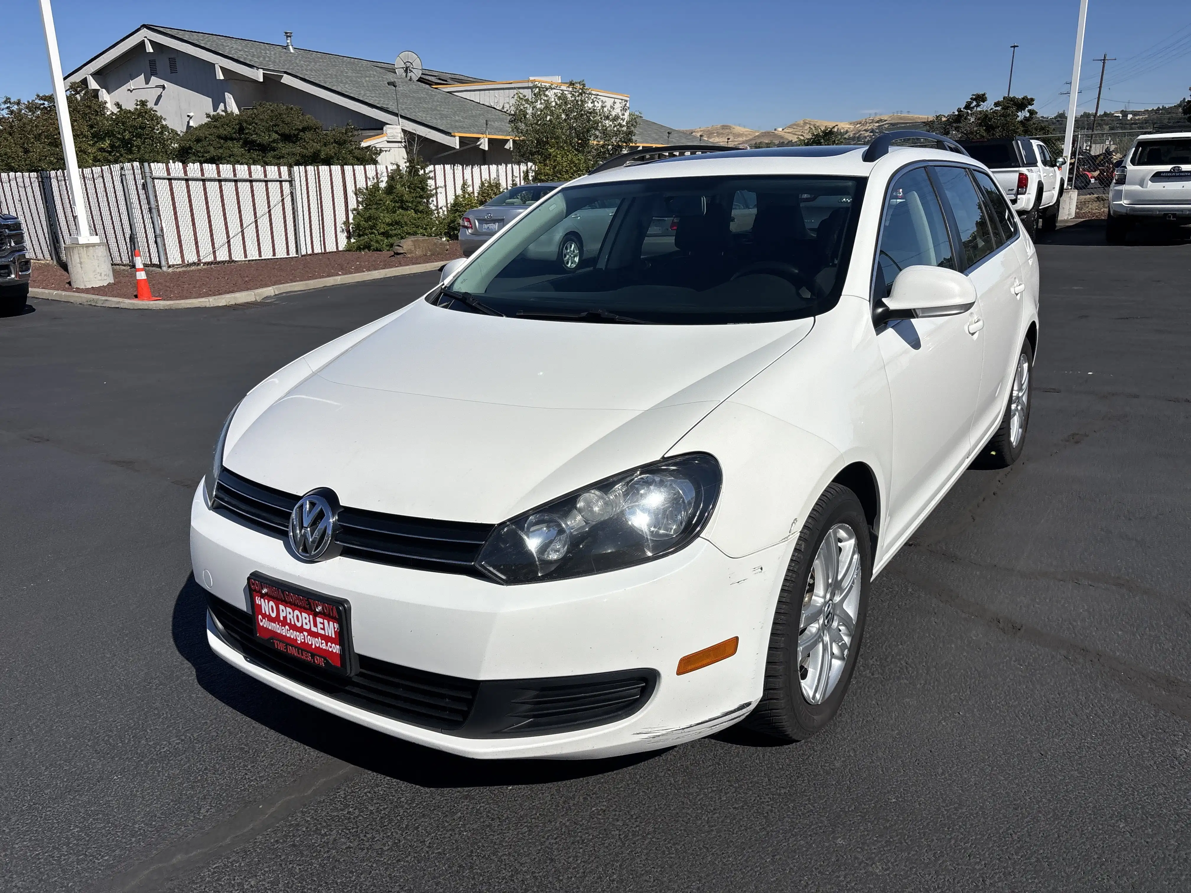 2011 Volkswagen Jetta SportWagen TDI DSG's photo