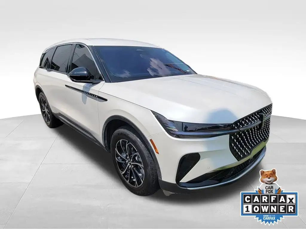 2026 Lincoln Nautilus Premiere AWD's photo