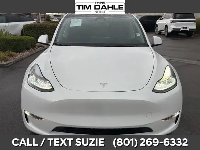 2024 Tesla Model Y Long Range Dual Motor AWD photo 4