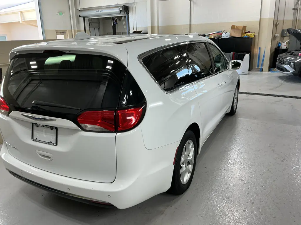 2018 Chrysler Pacifica Touring Plus photo 4