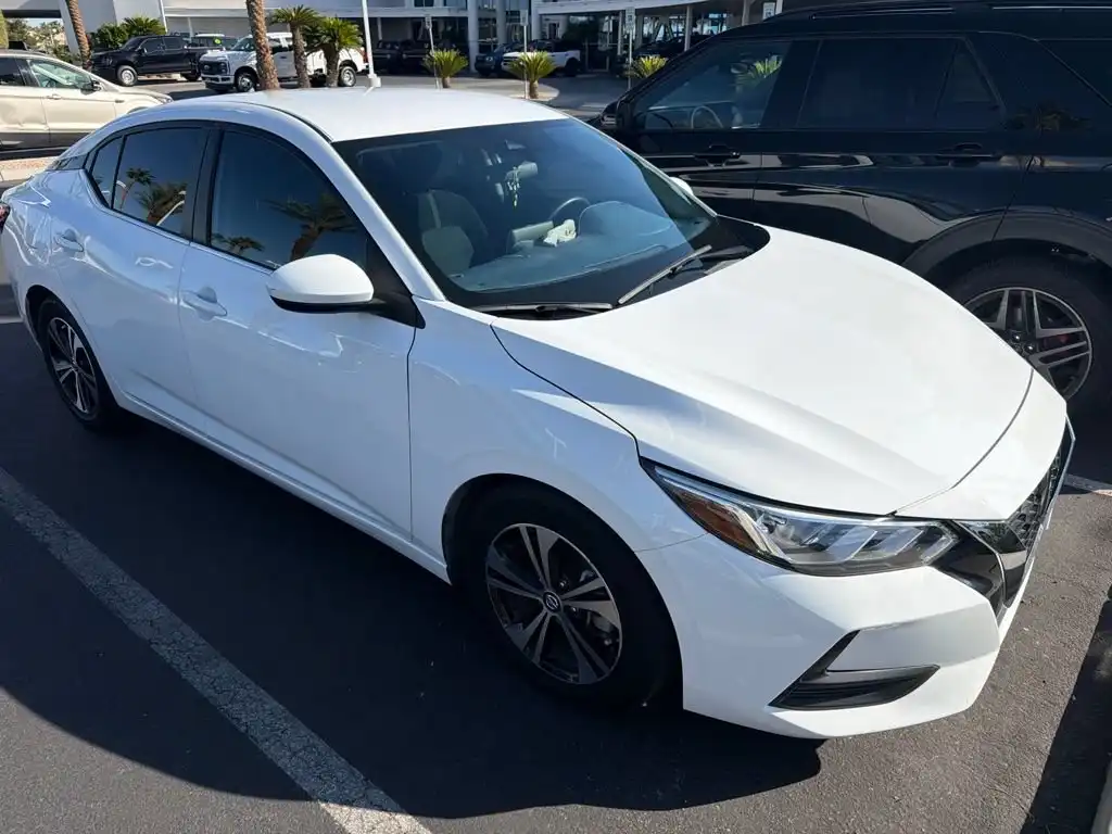 2023 Nissan Sentra SV CVT's photo