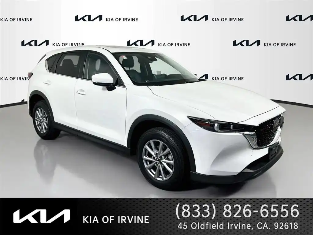 2023 Mazda CX-5 S Preferred package Auto AWD's photo