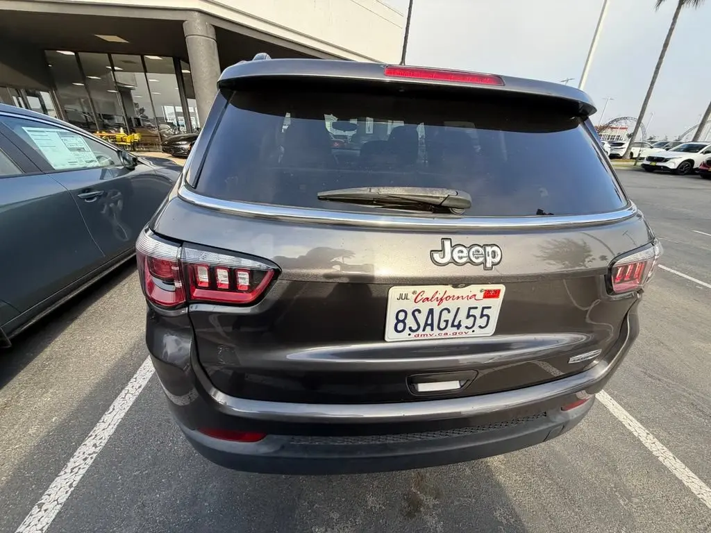 2018 Jeep Compass Latitude photo 4