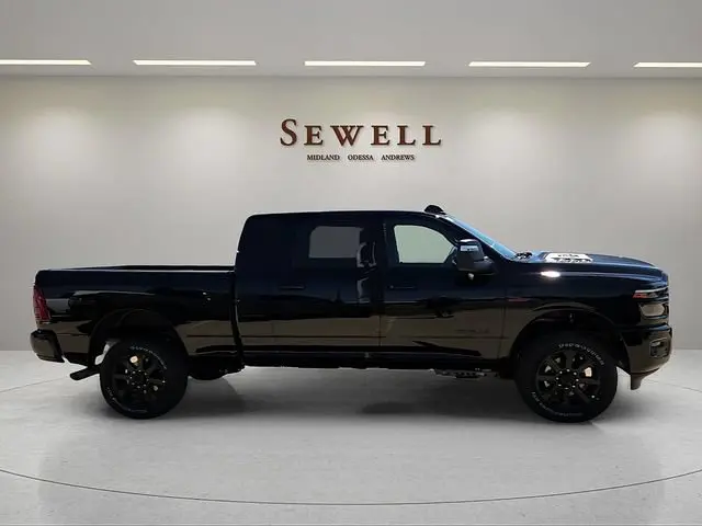 2026 RAM 2500 Laramie 4X4 Mega Cab photo 4