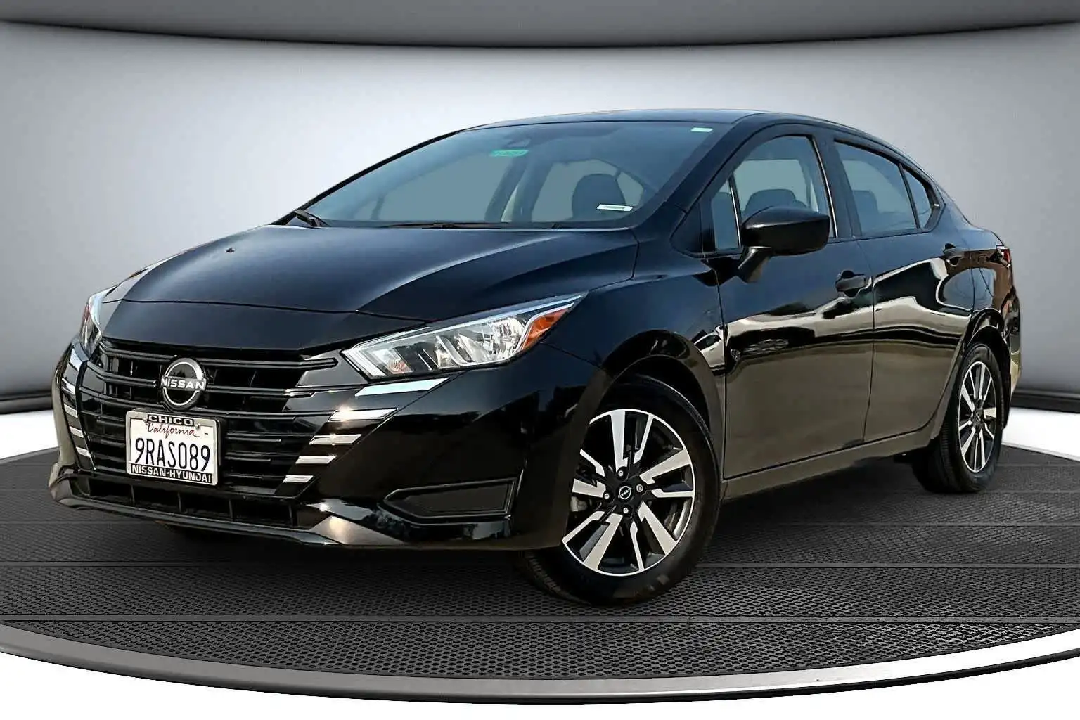 2024 Nissan Versa 1.6 S CVT's photo