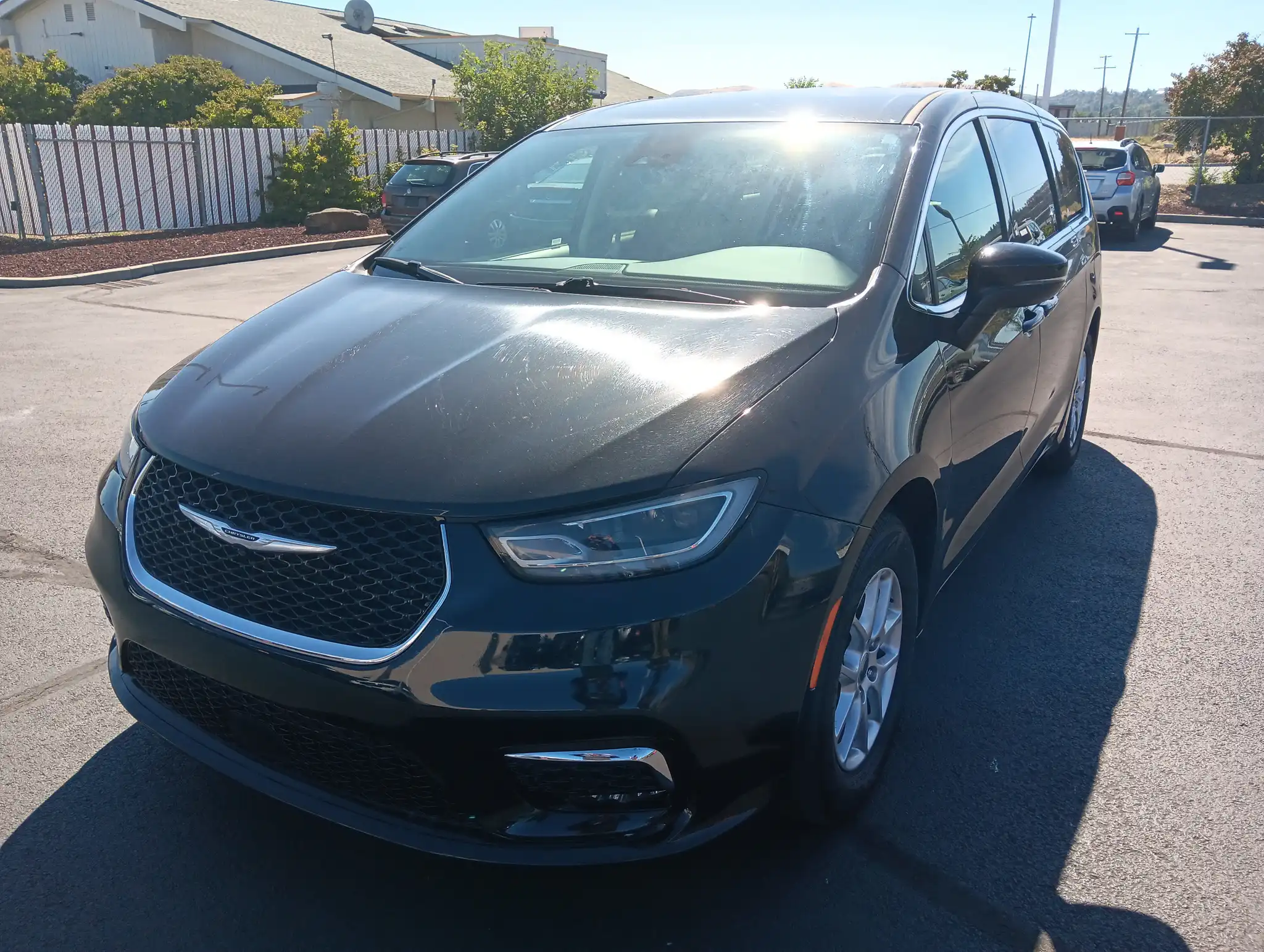 2023 Chrysler Pacifica Touring L's photo