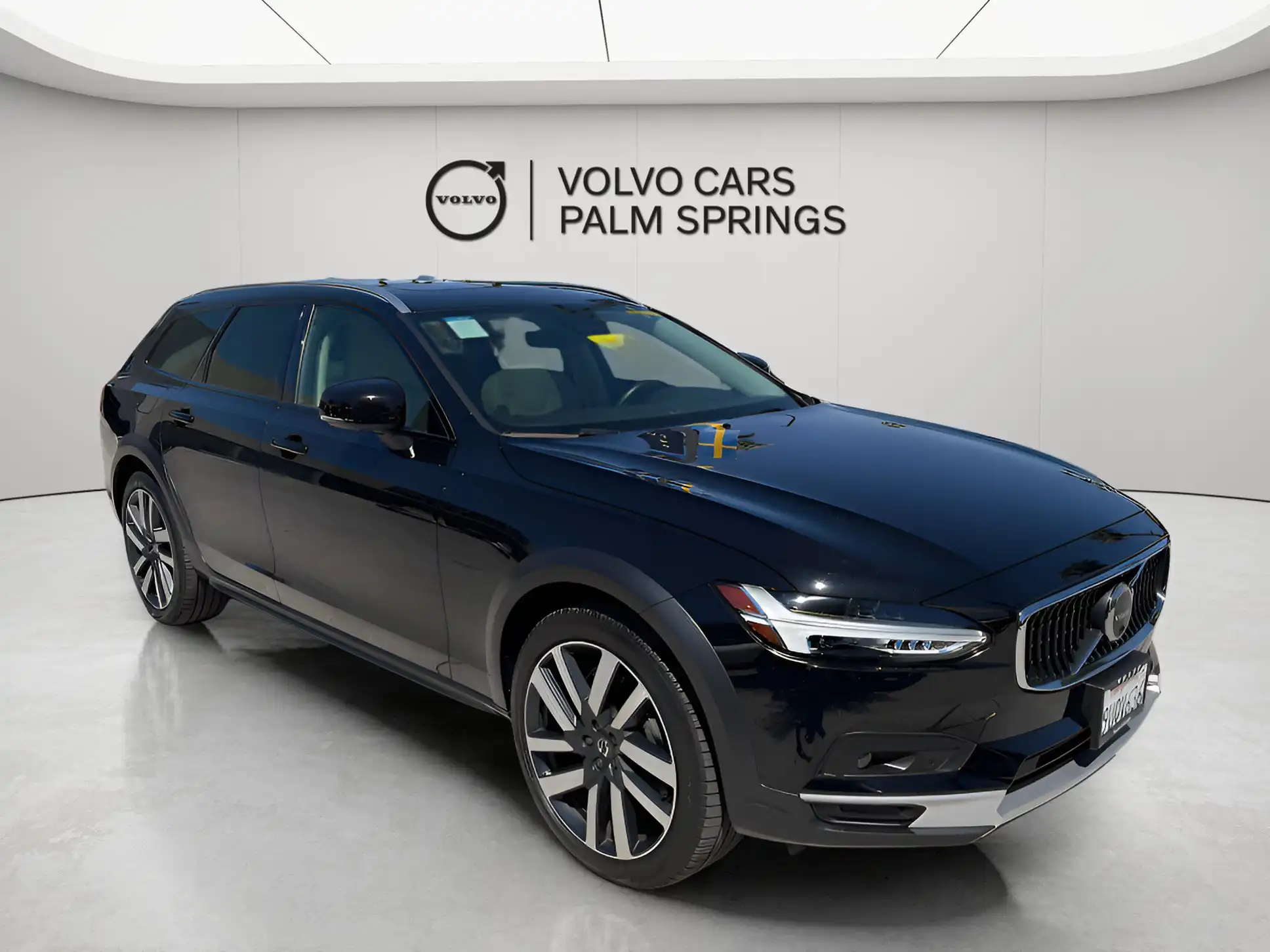 2025 Volvo V90 Cross Country B6 Plus AWD's photo