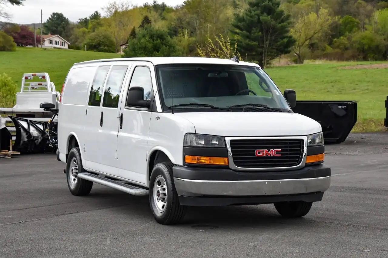 2024 GMC Savana 2500's photo