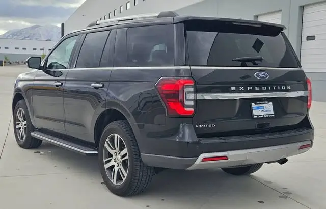 2023 Ford Expedition Limited 4X4 photo 3