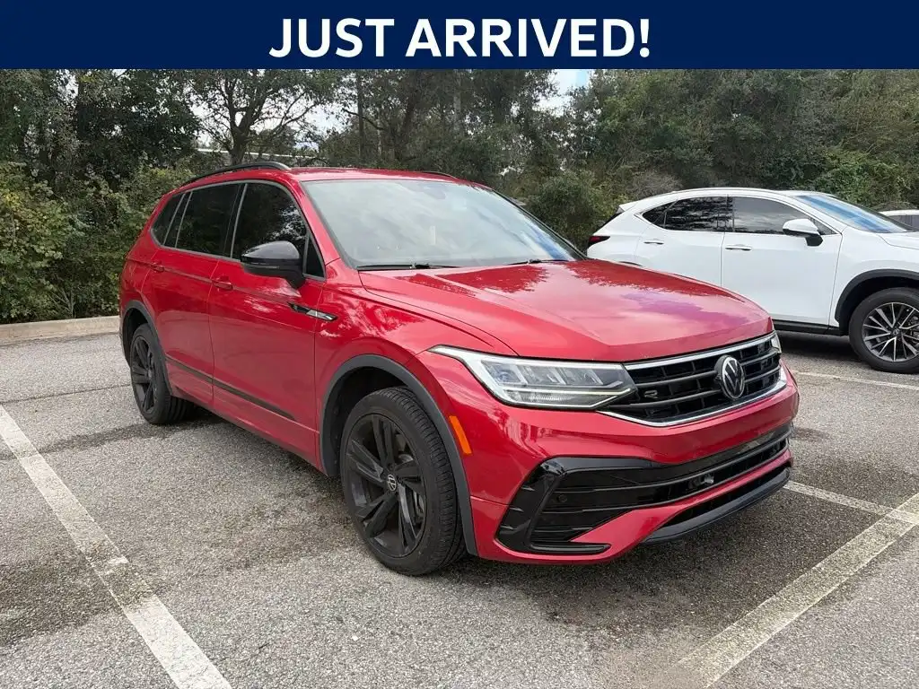 2024 Volkswagen Tiguan 2.0T SE R-Line Black's photo