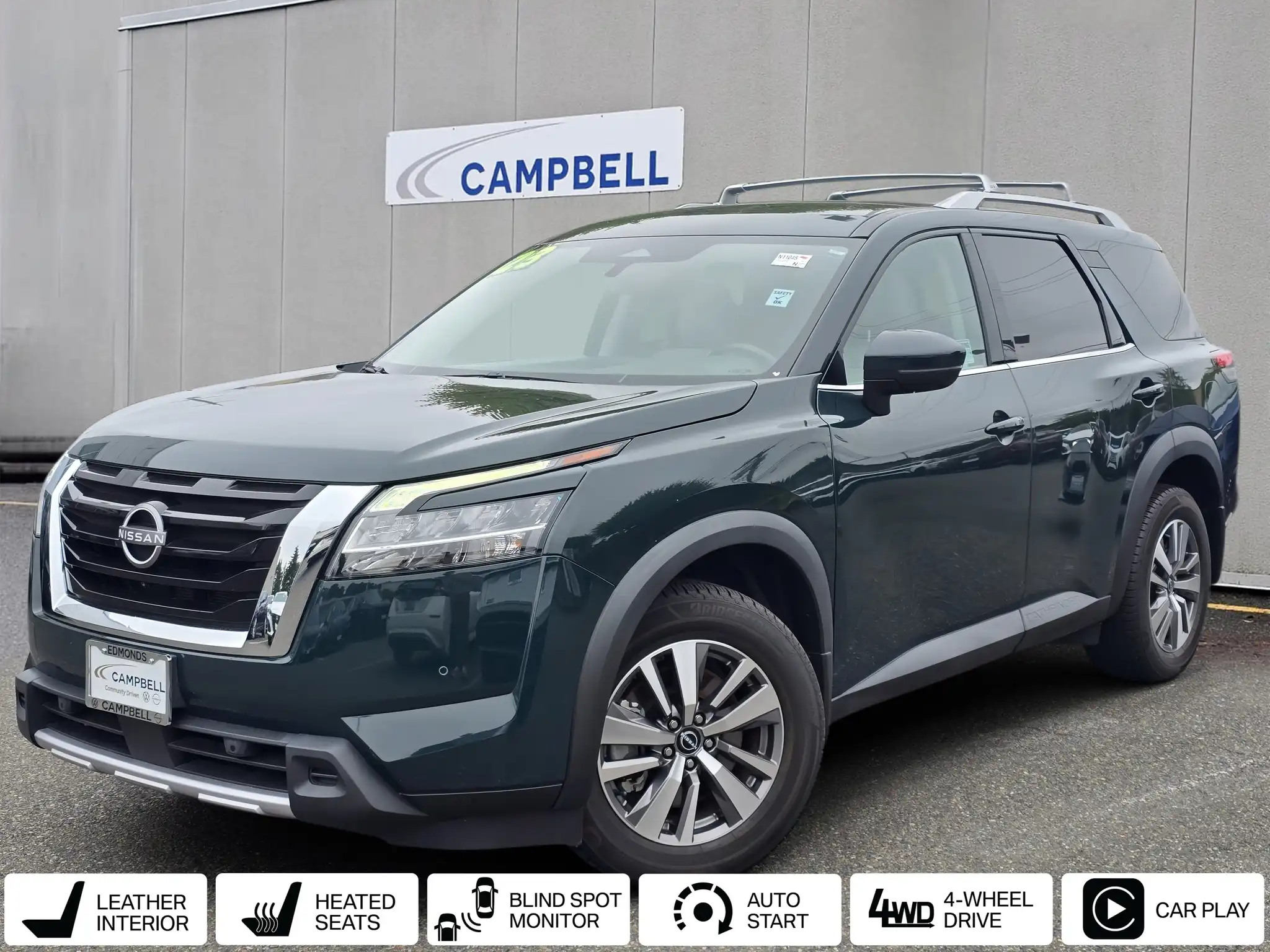 2023 Nissan Pathfinder SL 4WD's photo