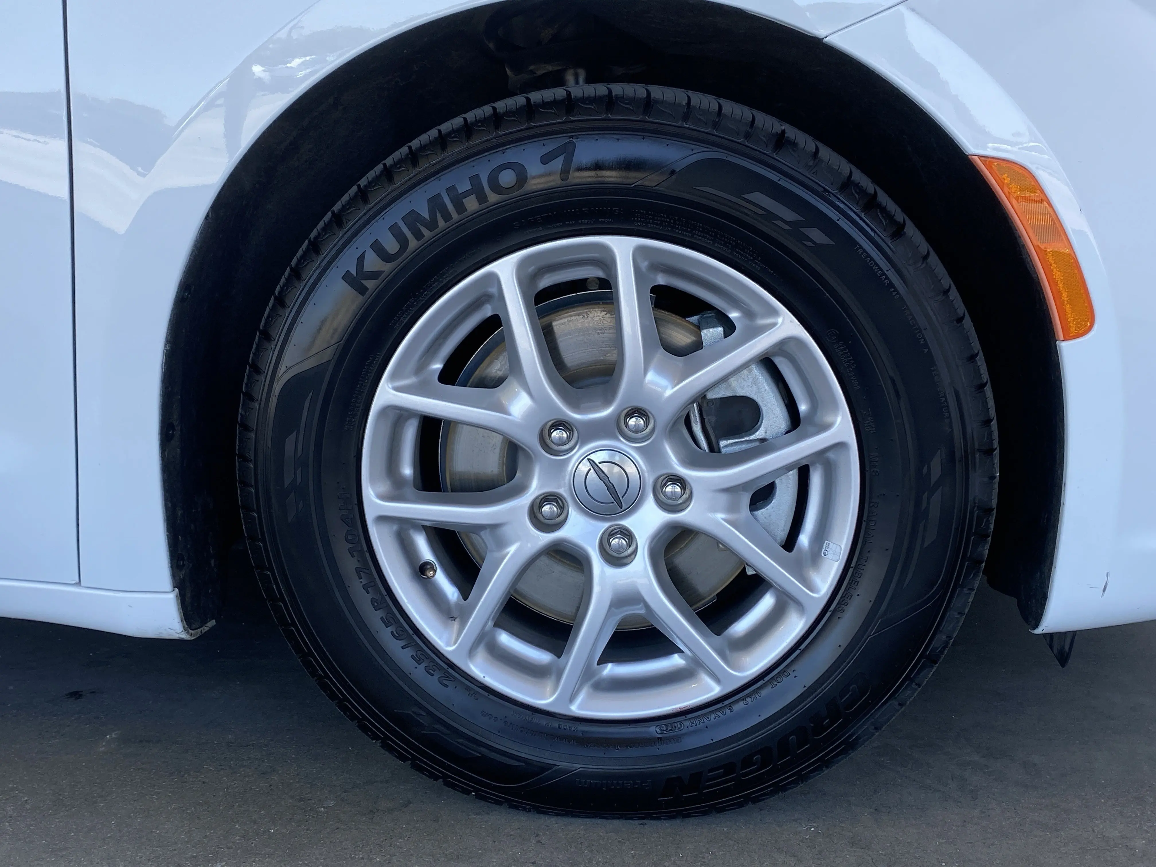 2023 Chrysler Pacifica Touring L photo 5